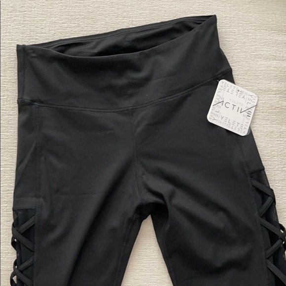 Yelete Black Mesh Leggings - Picture 2 of 3